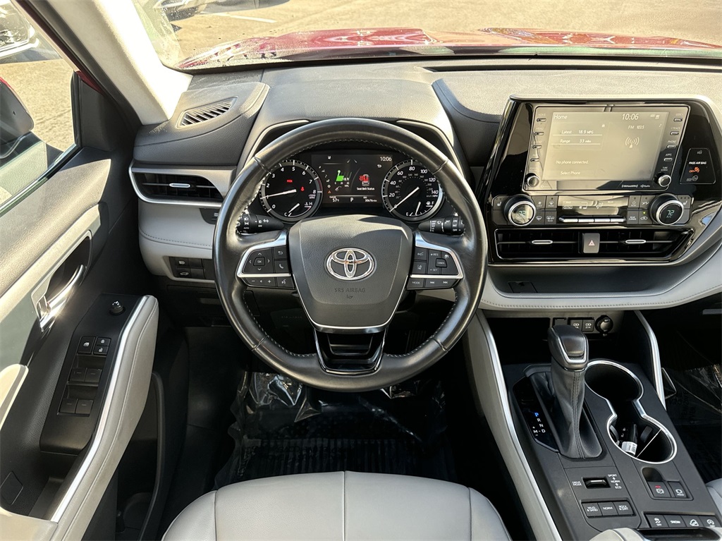 2021 Toyota Highlander XLE 17