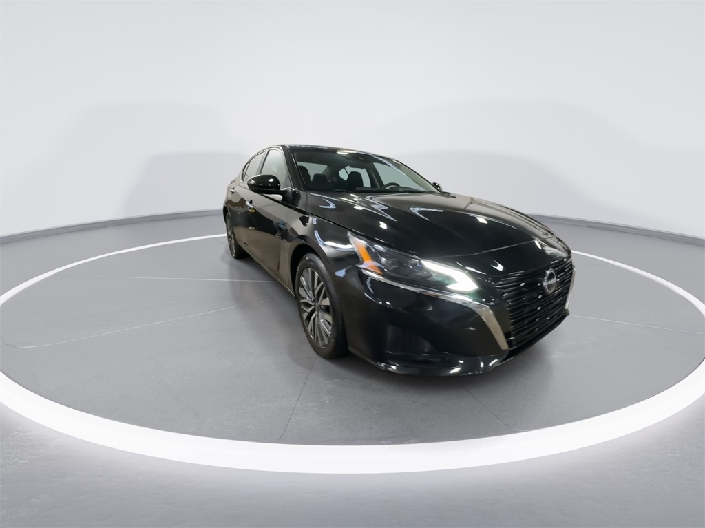 2023 Nissan Altima 2.5 SV 2