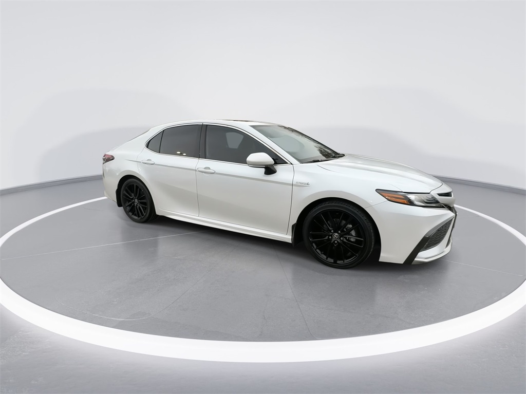 2021 Toyota Camry Hybrid XSE 2