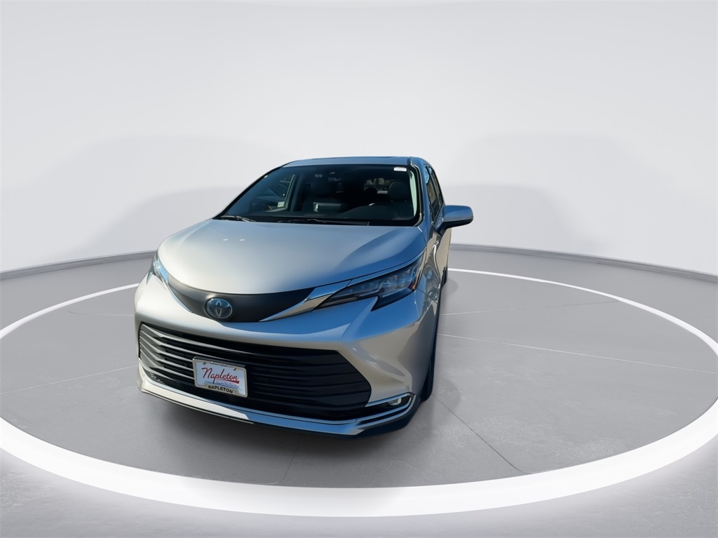 2021 Toyota Sienna XLE 4