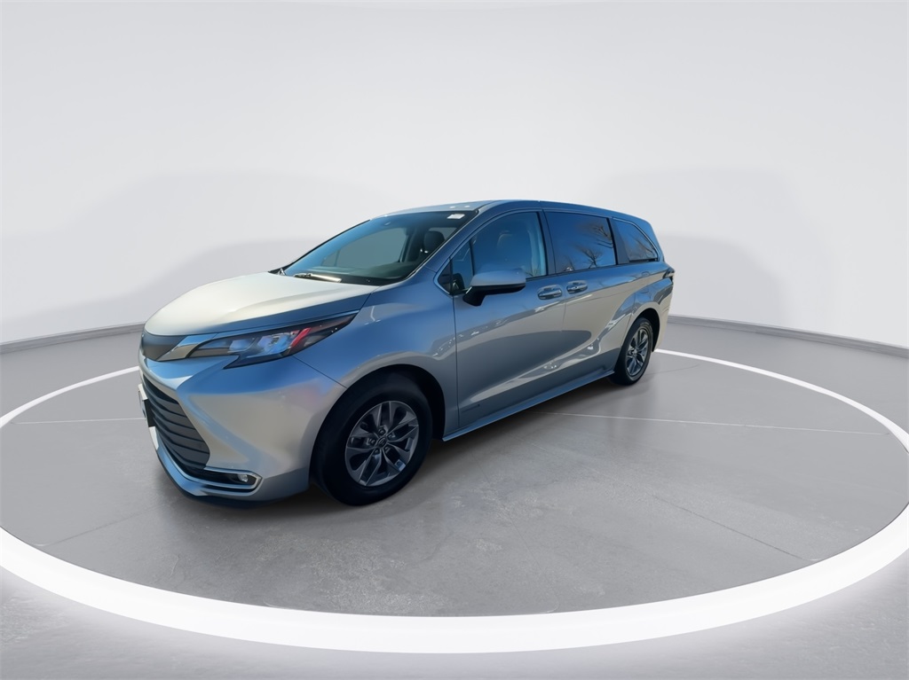 2021 Toyota Sienna XLE 5