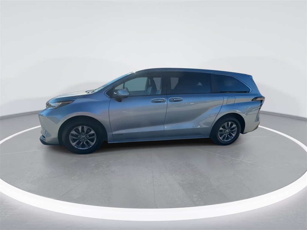 2021 Toyota Sienna XLE 6