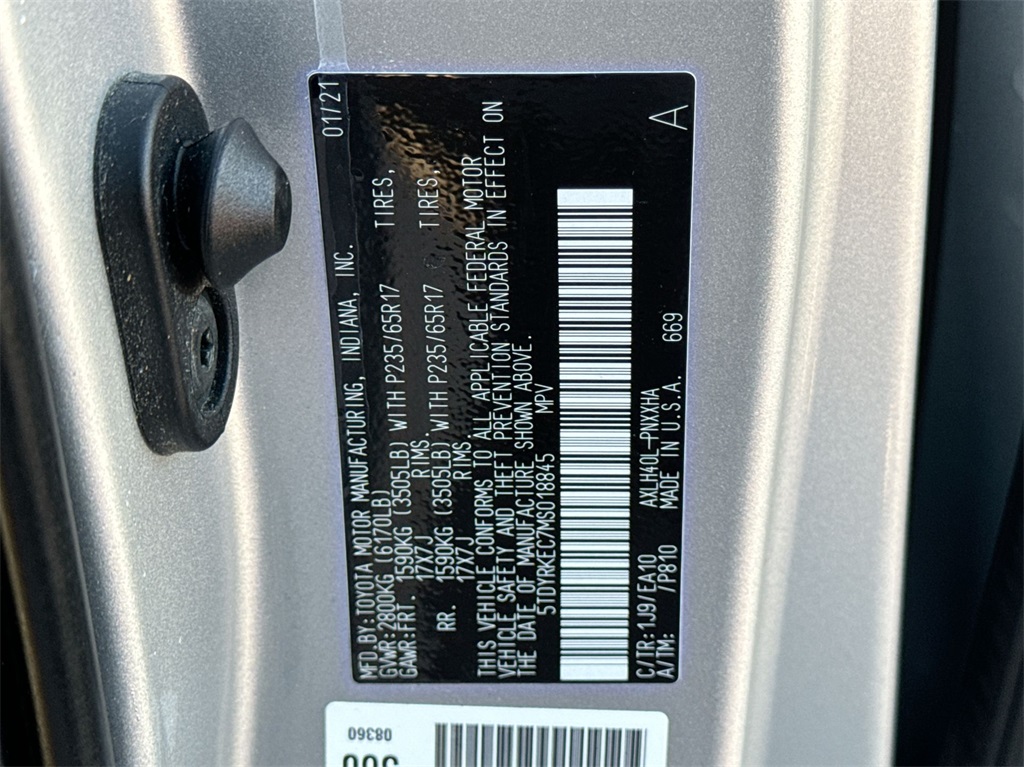 2021 Toyota Sienna XLE 39