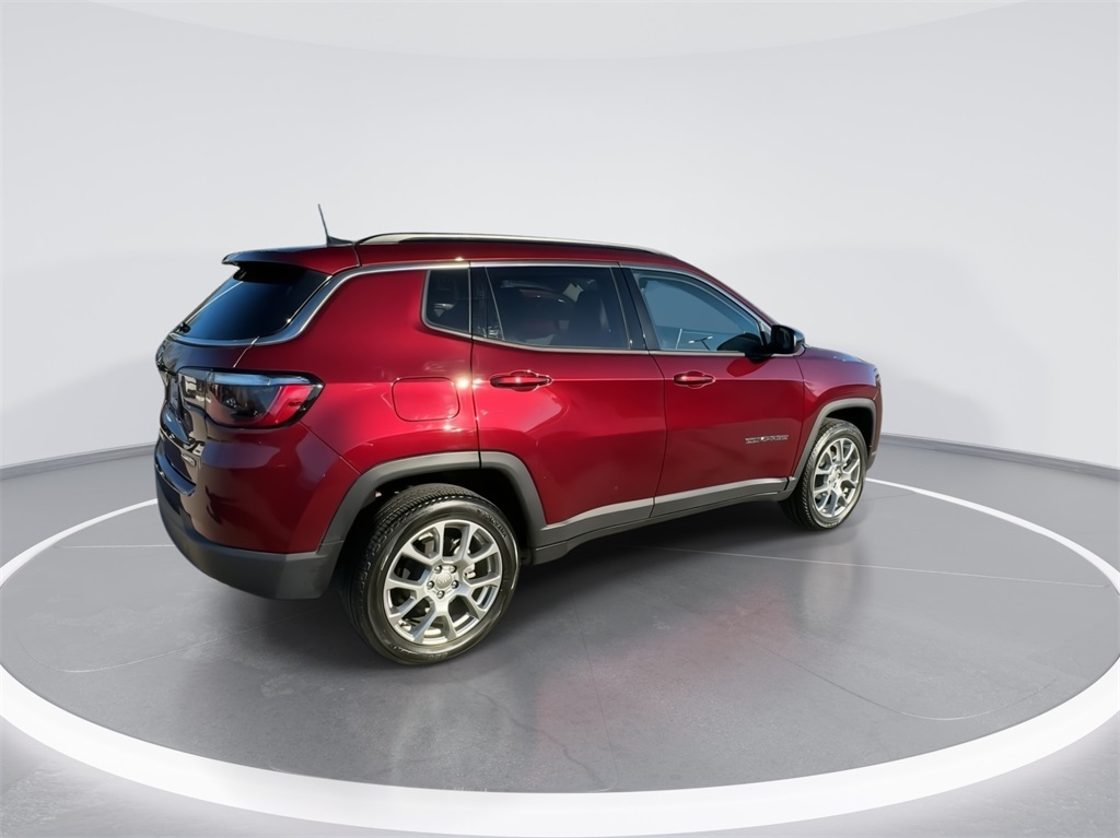 2022 Jeep Compass Latitude Lux 12