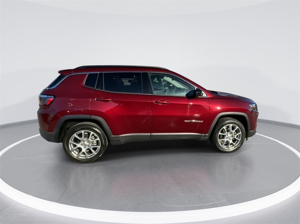 2022 Jeep Compass Latitude Lux 13