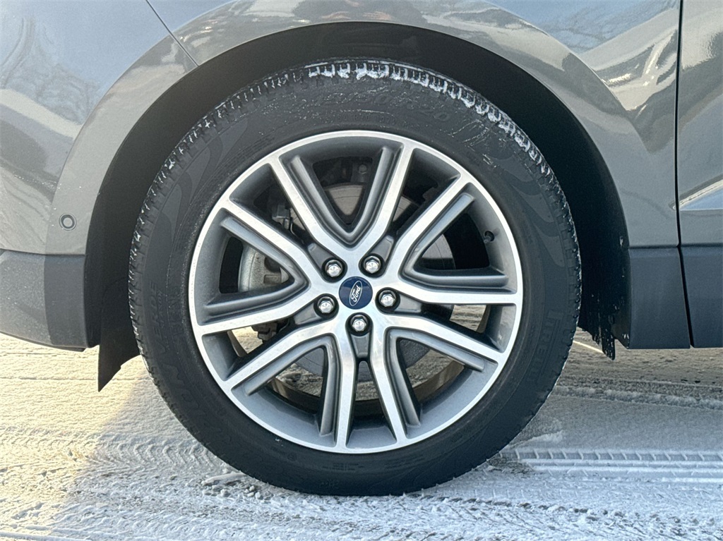 2019 Ford Edge Titanium 9