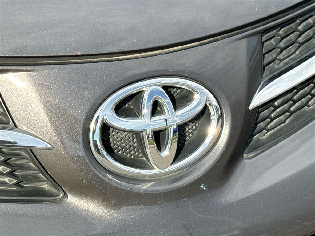 2014 Toyota RAV4 Limited 14