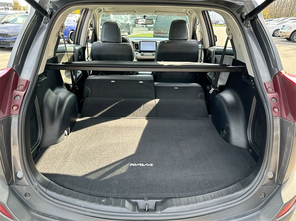 2014 Toyota RAV4 Limited 33