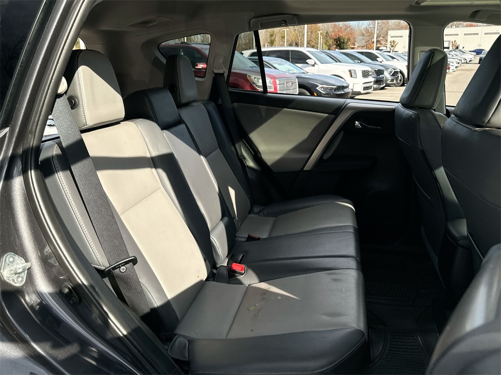 2014 Toyota RAV4 Limited 34