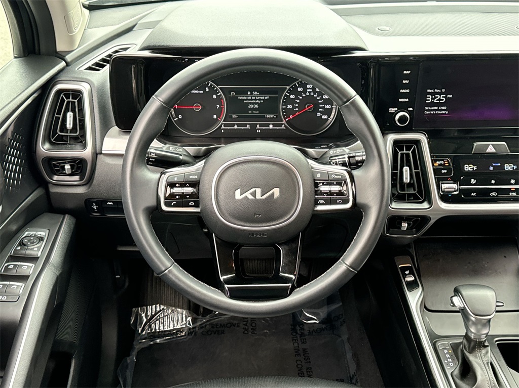 2023 Kia Sorento S 17