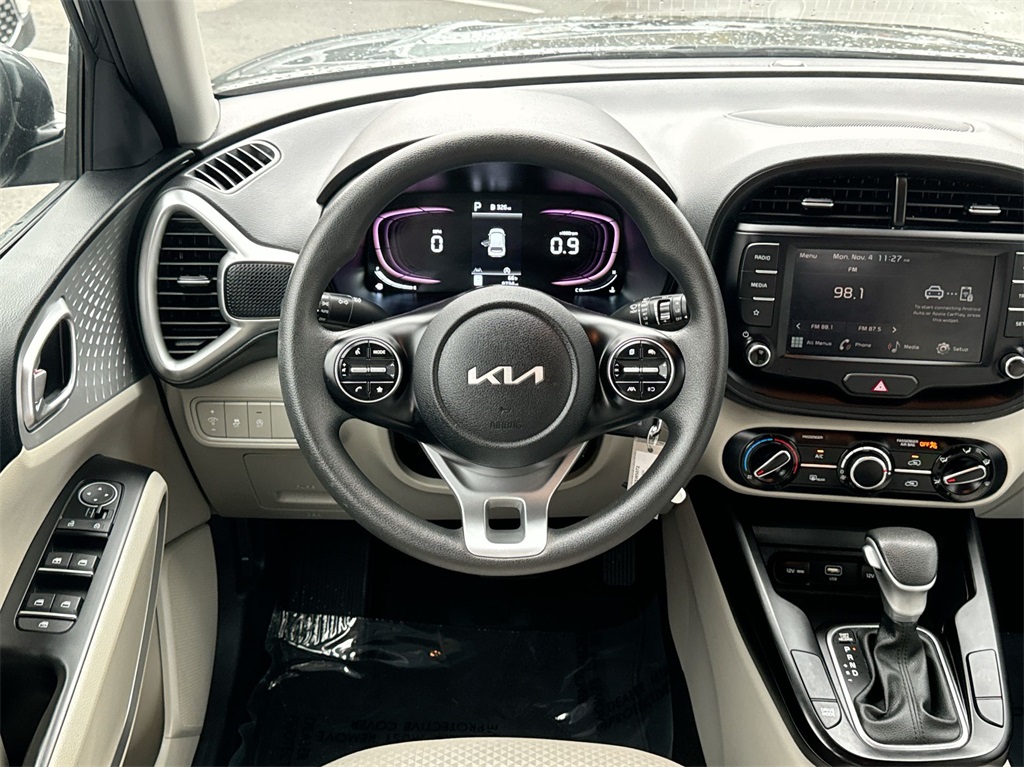 2023 Kia Soul LX 17