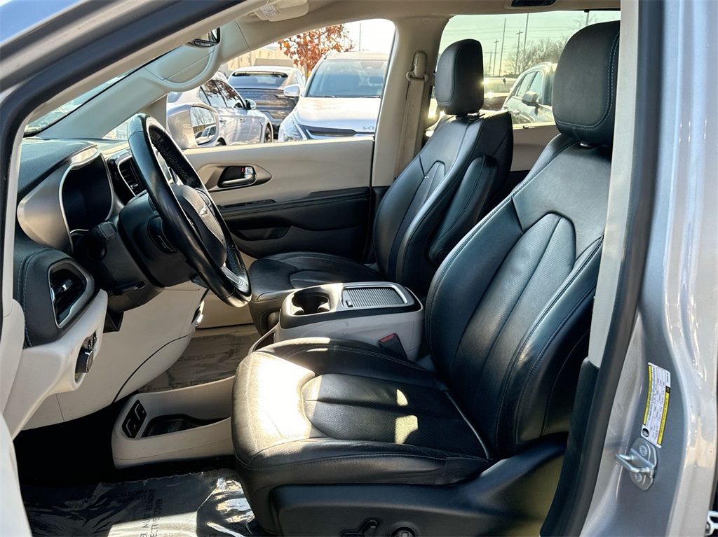 2021 Chrysler Pacifica Touring L 19