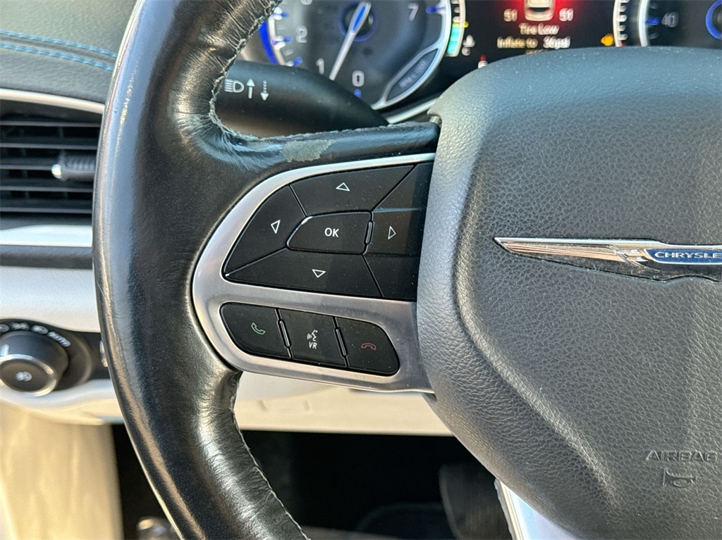 2021 Chrysler Pacifica Touring L 22