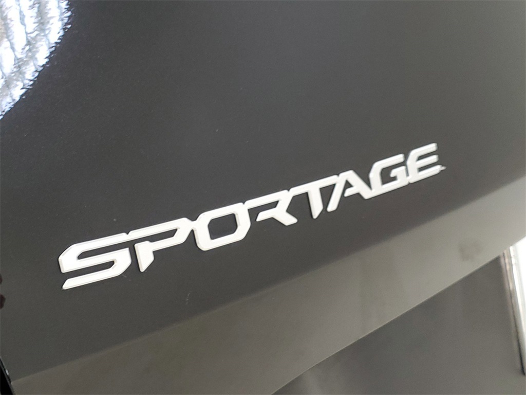 2023 Kia Sportage LX 32