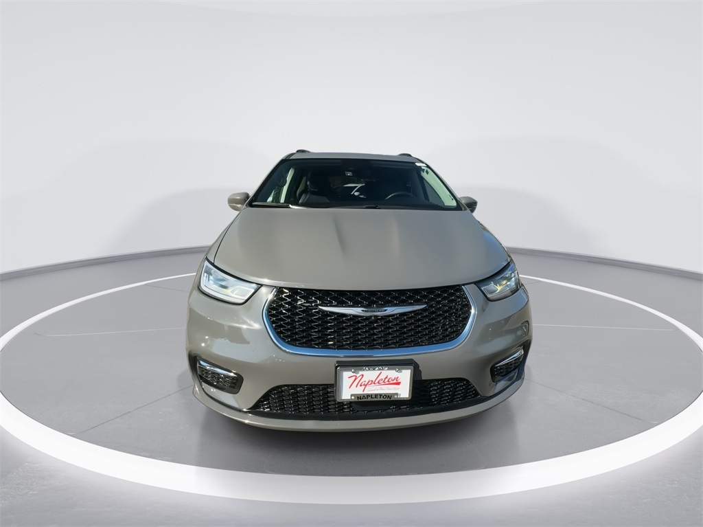 2022 Chrysler Pacifica Touring L 4