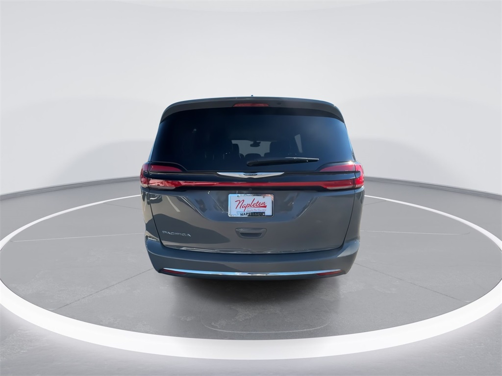 2022 Chrysler Pacifica Touring L 10