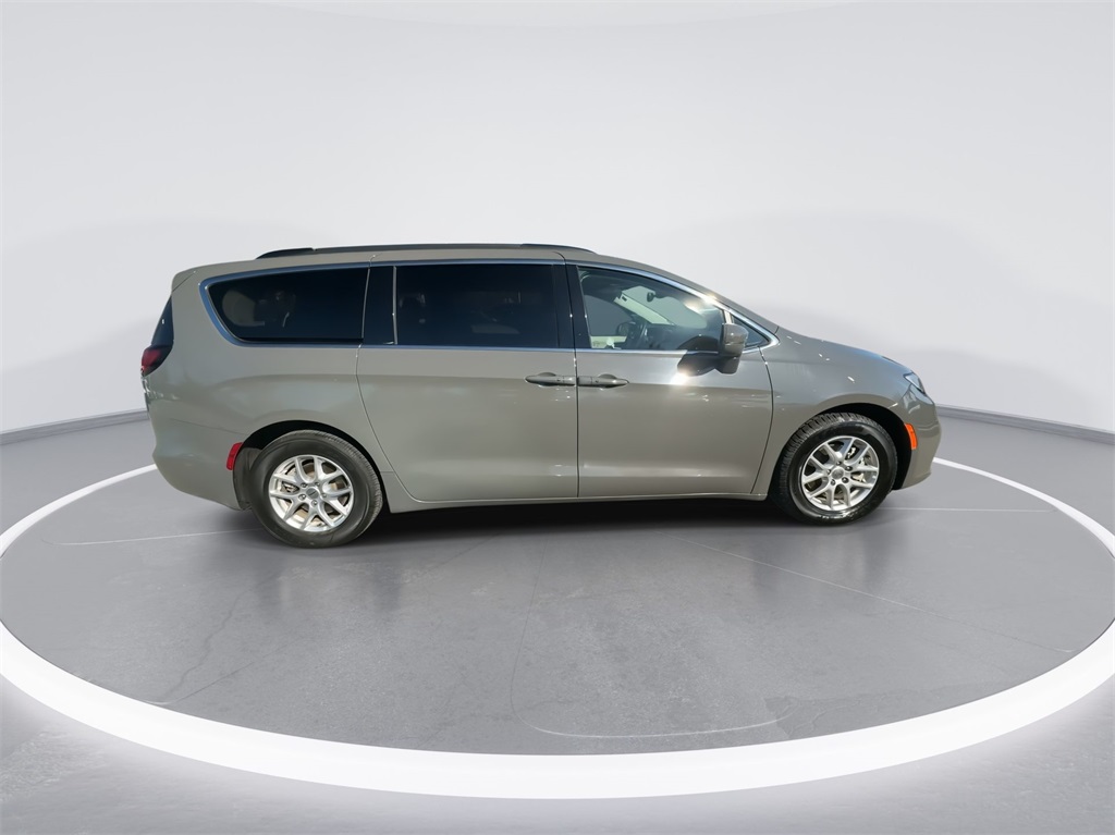 2022 Chrysler Pacifica Touring L 13