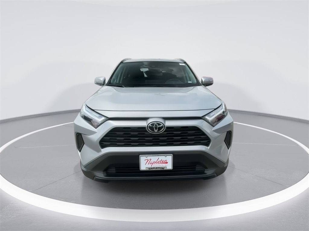 2022 Toyota RAV4 XLE 3