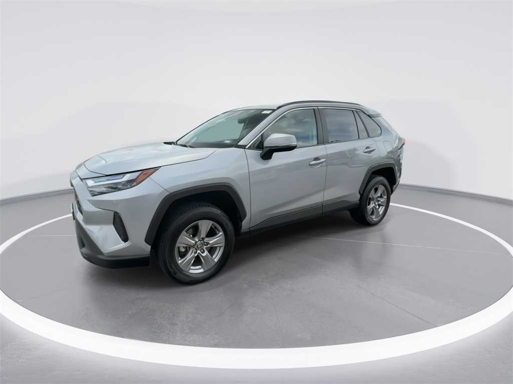 2022 Toyota RAV4 XLE 5