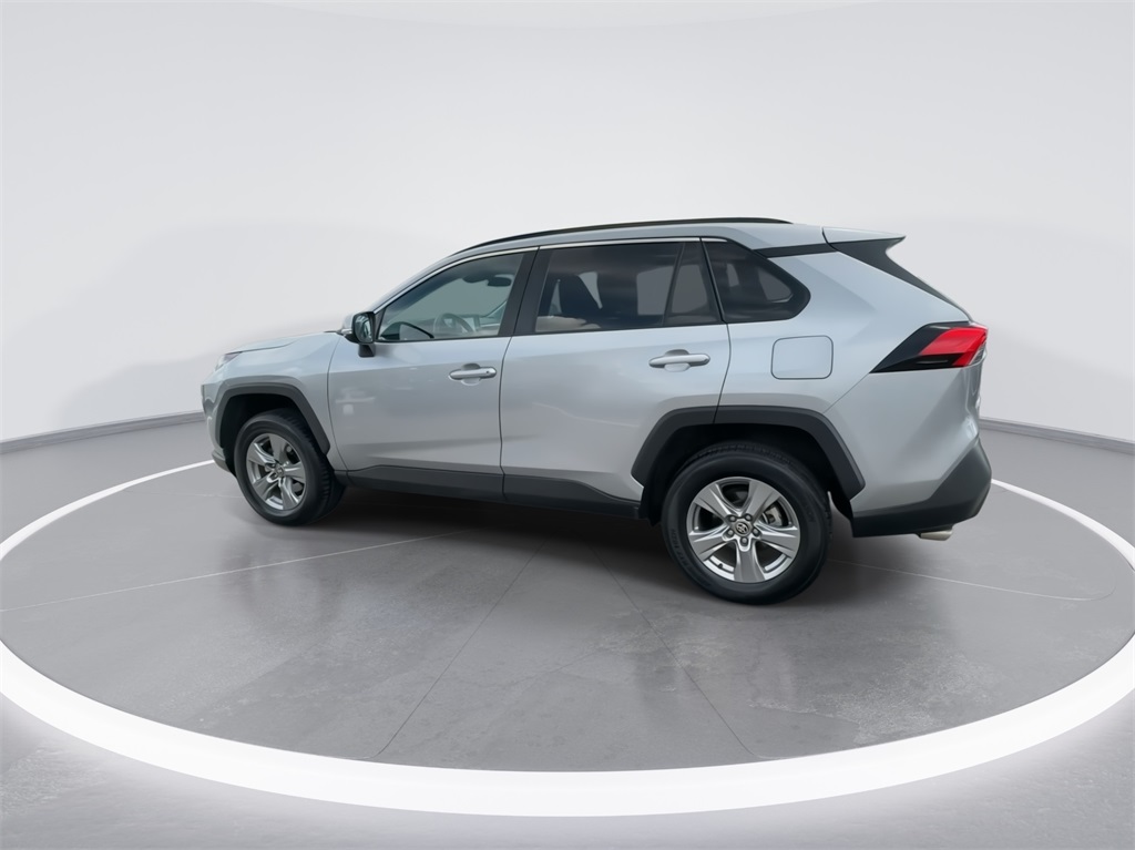 2022 Toyota RAV4 XLE 7