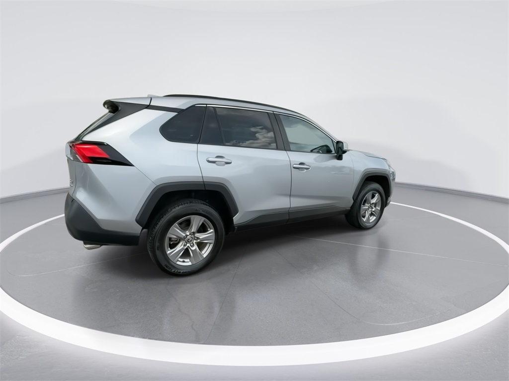 2022 Toyota RAV4 XLE 11