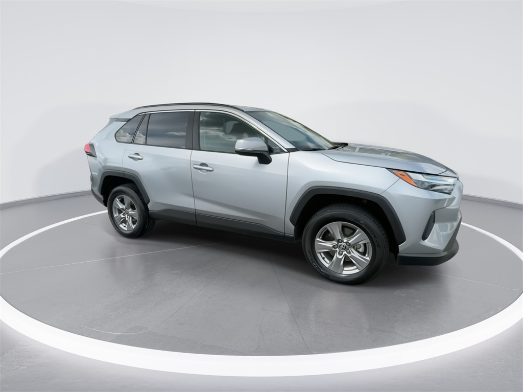 2022 Toyota RAV4 XLE 13