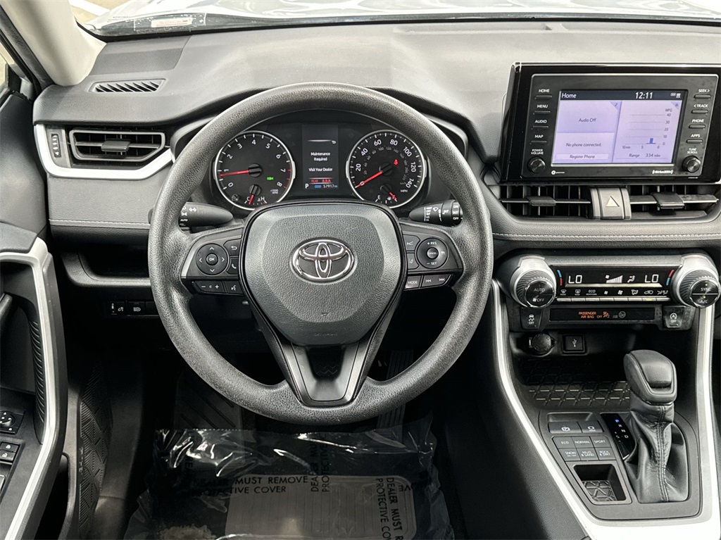 2022 Toyota RAV4 XLE 17