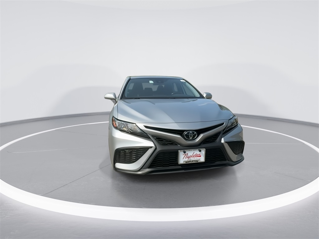 2022 Toyota Camry SE 2