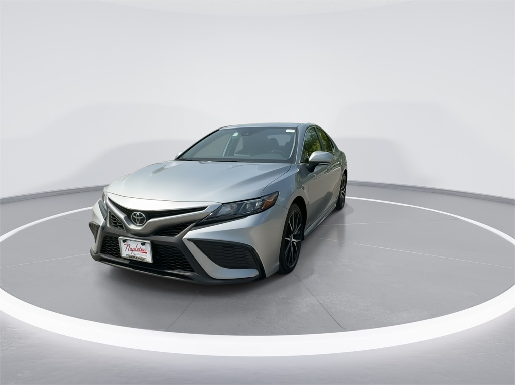 2022 Toyota Camry SE 3