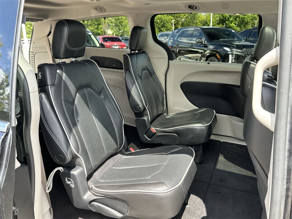 2022 Chrysler Pacifica Limited 37