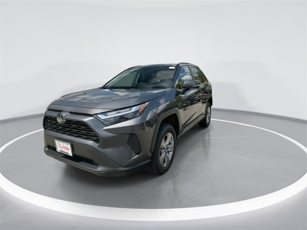 2022 Toyota RAV4 XLE 5