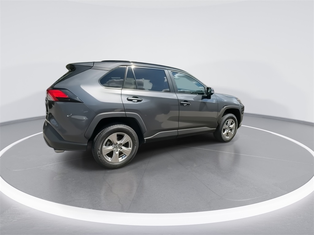 2022 Toyota RAV4 XLE 12