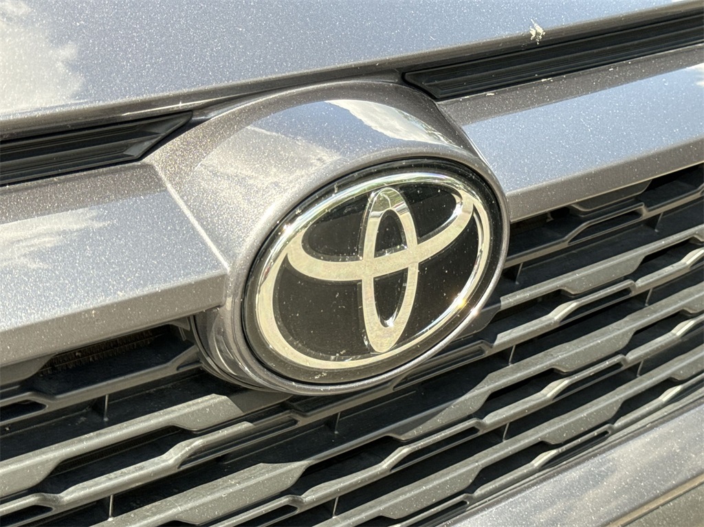 2022 Toyota RAV4 XLE 14