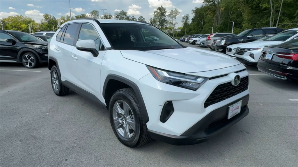 2022 Toyota RAV4 XLE 2