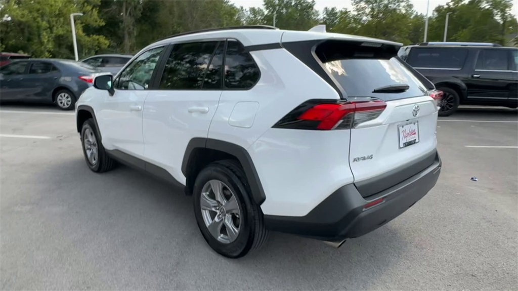 2022 Toyota RAV4 XLE 8