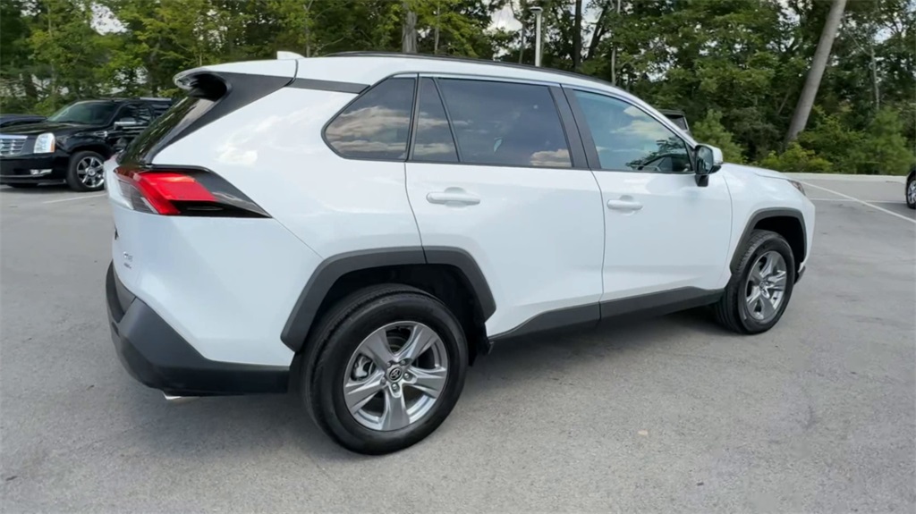 2022 Toyota RAV4 XLE 11