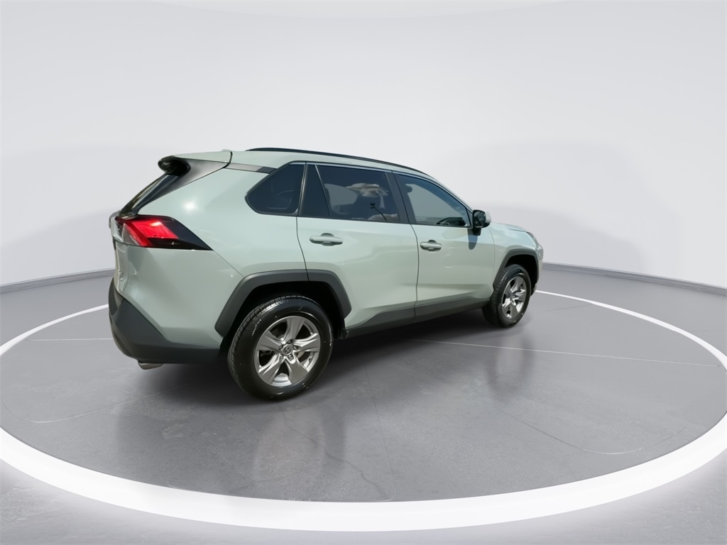 2022 Toyota RAV4 XLE 10