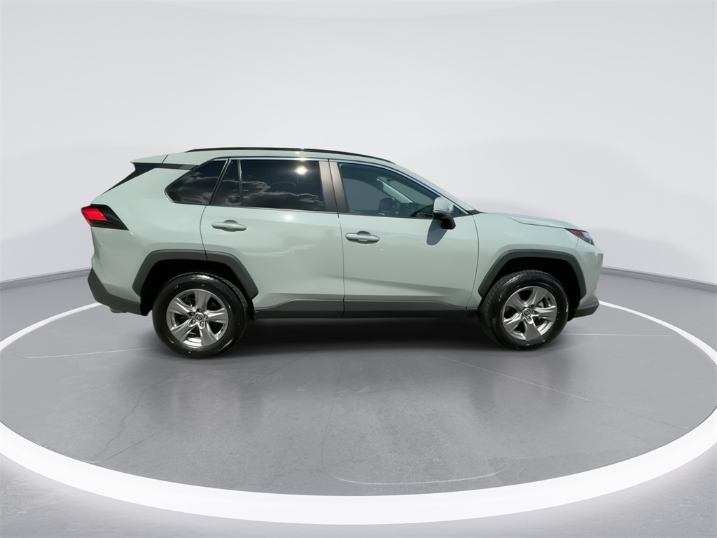 2022 Toyota RAV4 XLE 11