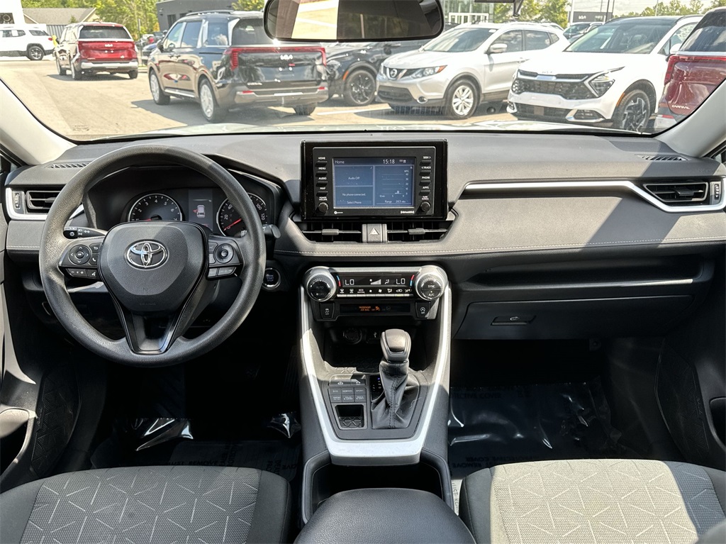 2022 Toyota RAV4 XLE 20