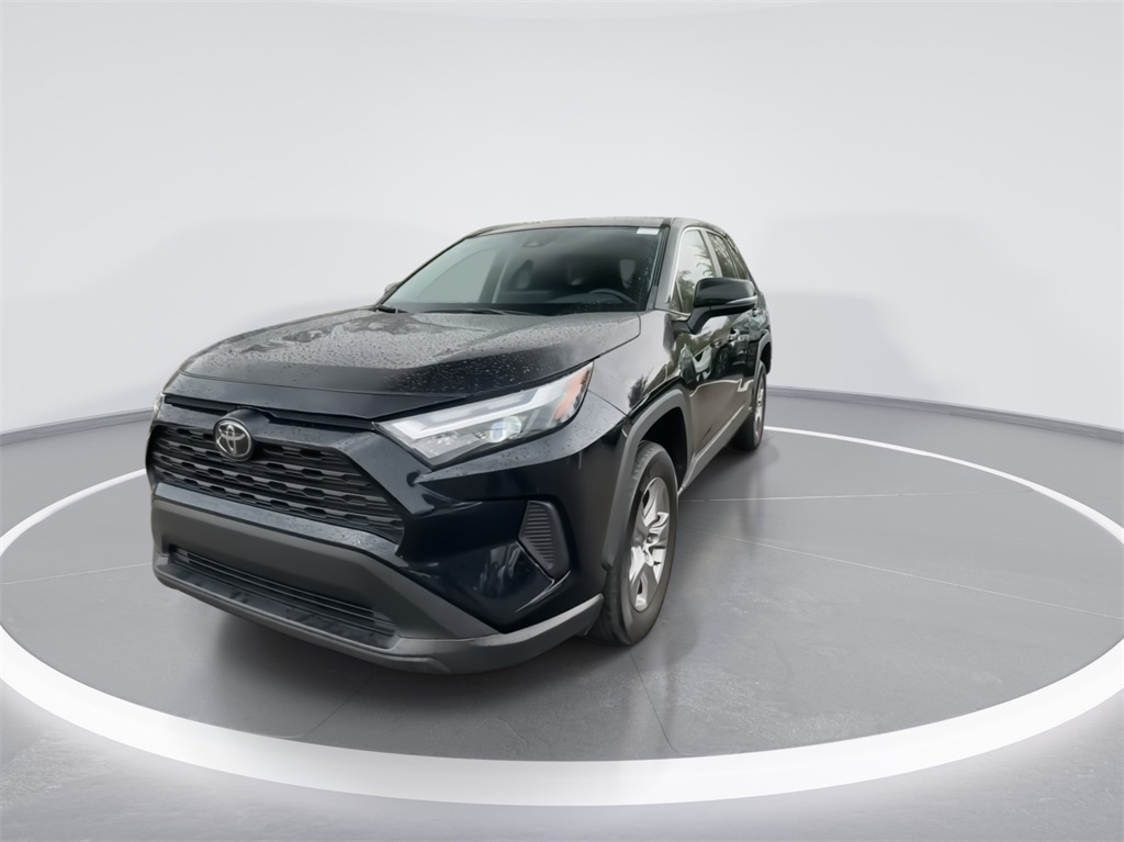 2022 Toyota RAV4 XLE 5