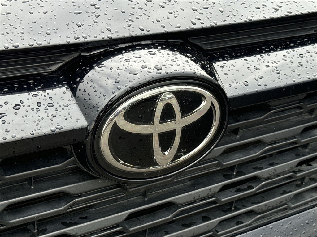 2022 Toyota RAV4 XLE 14