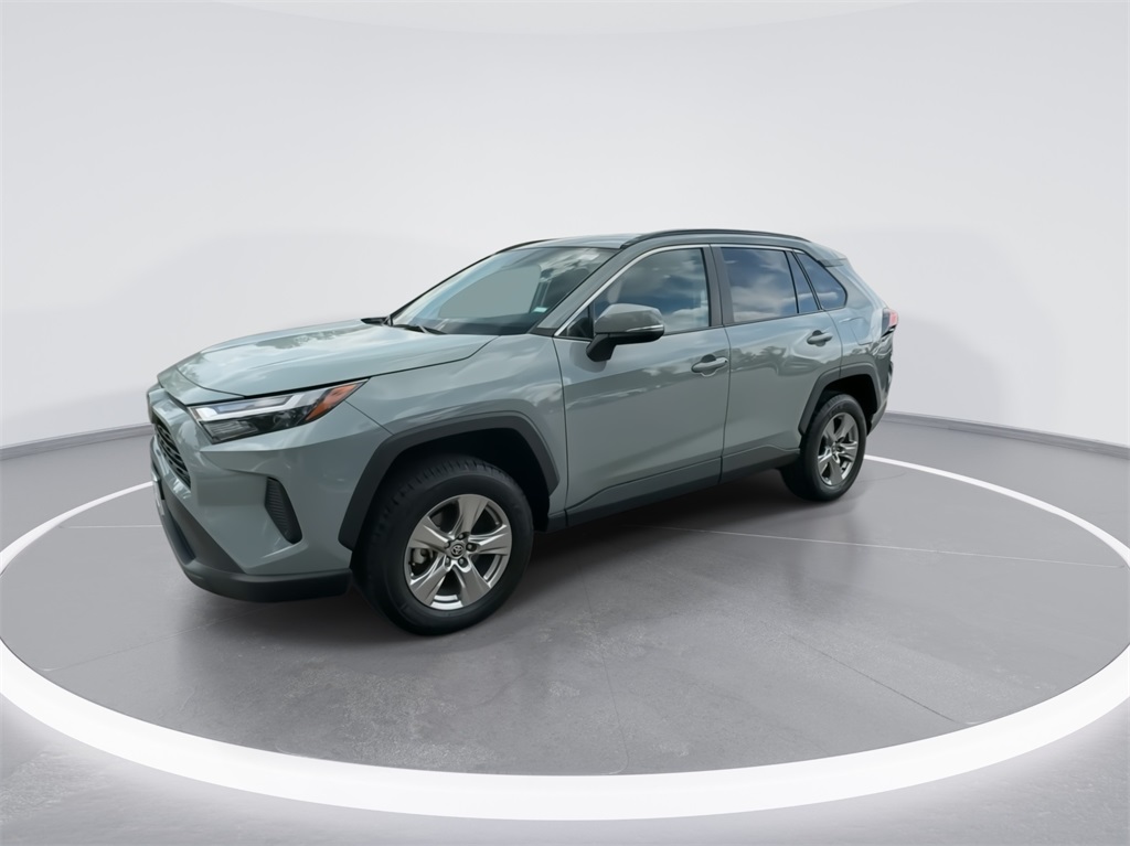 2022 Toyota RAV4 XLE 5