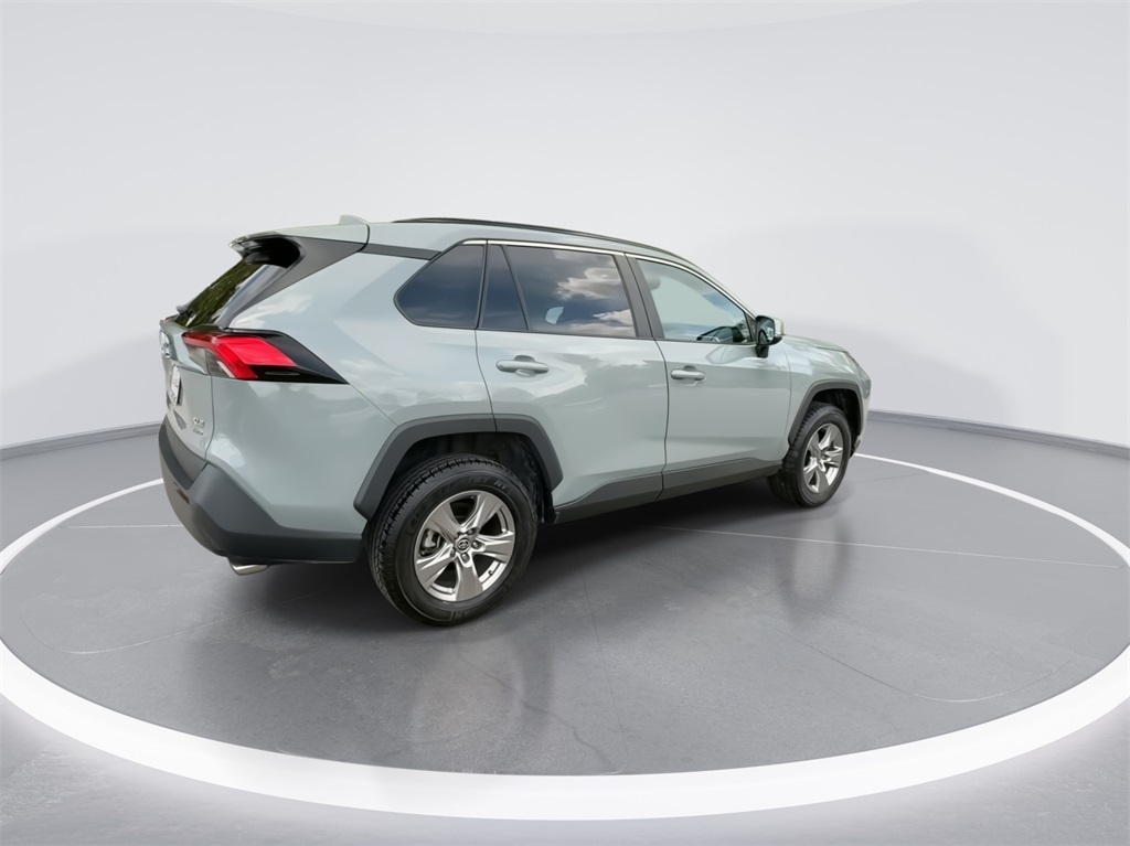 2022 Toyota RAV4 XLE 11