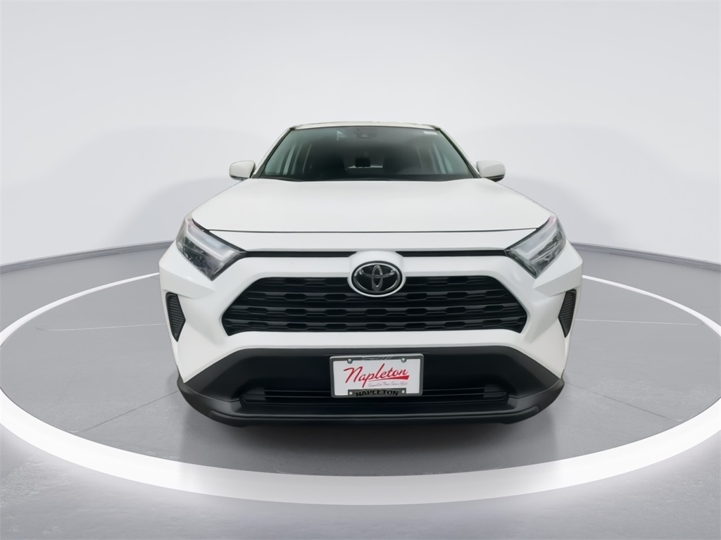 2022 Toyota RAV4 XLE 3