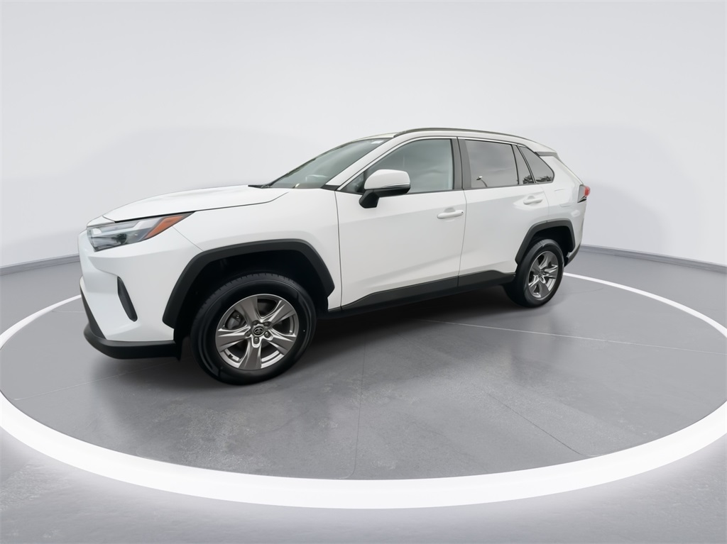 2022 Toyota RAV4 XLE 5