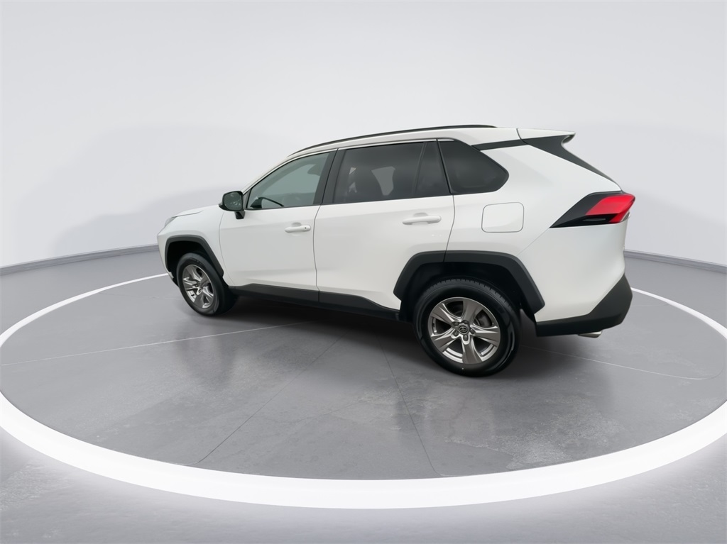 2022 Toyota RAV4 XLE 7