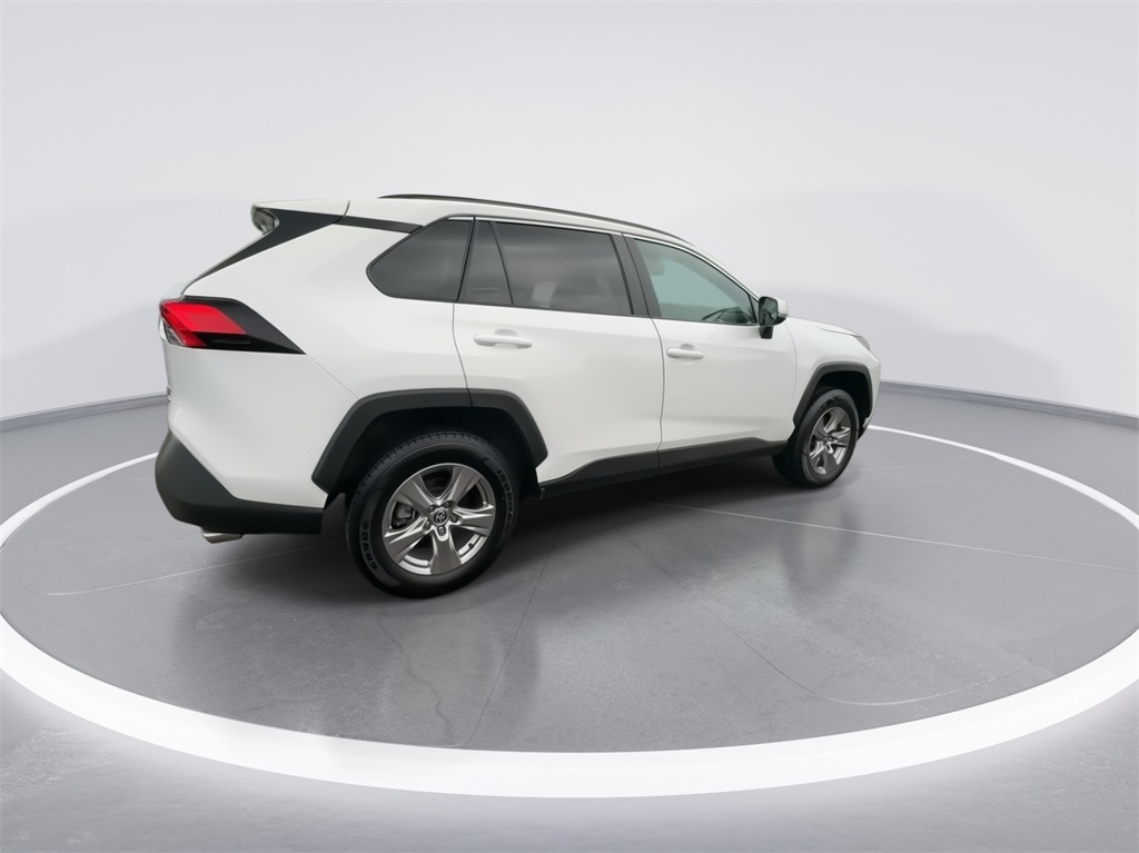 2022 Toyota RAV4 XLE 11