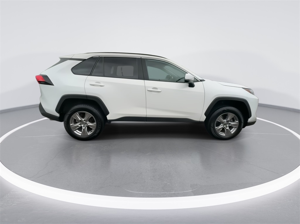 2022 Toyota RAV4 XLE 12