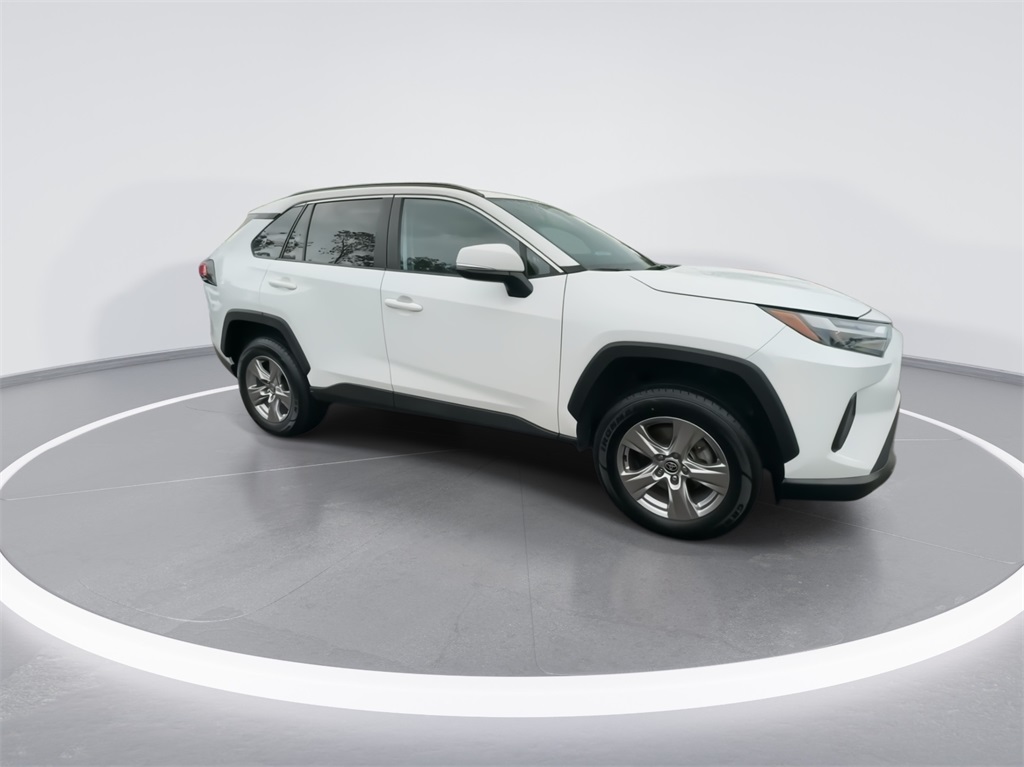 2022 Toyota RAV4 XLE 13