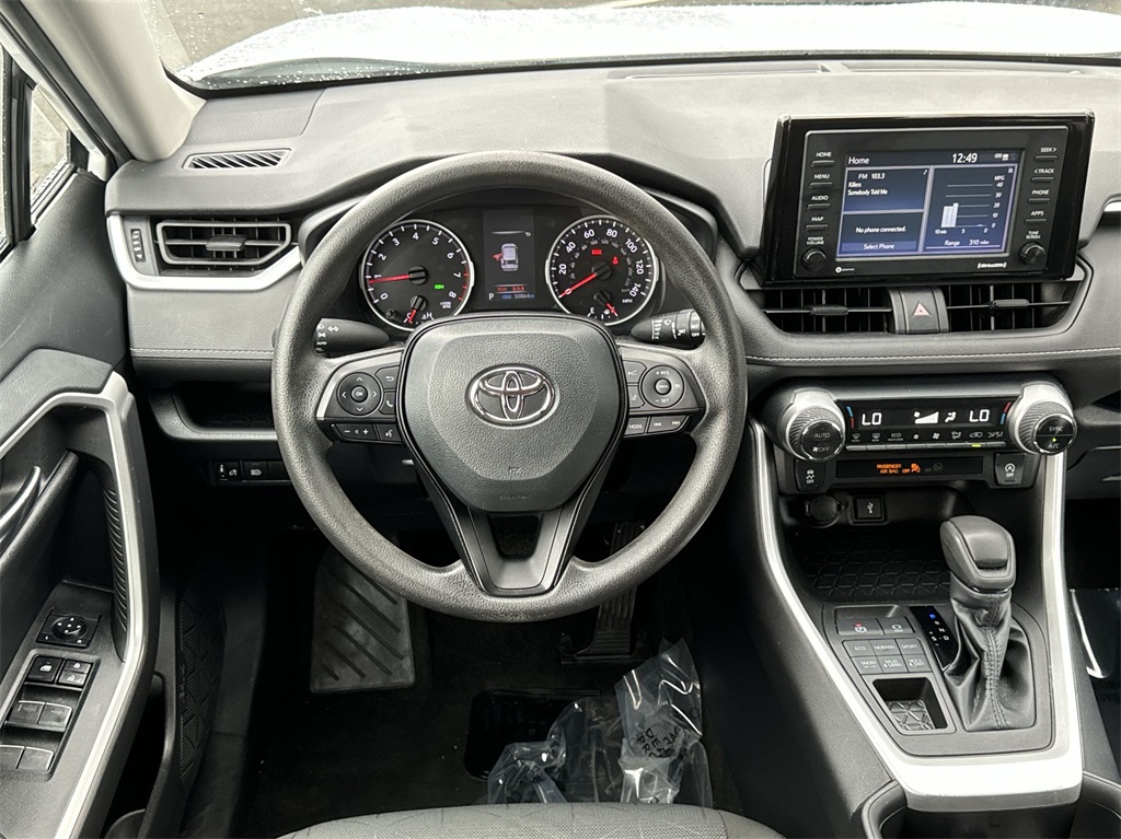 2022 Toyota RAV4 XLE 17